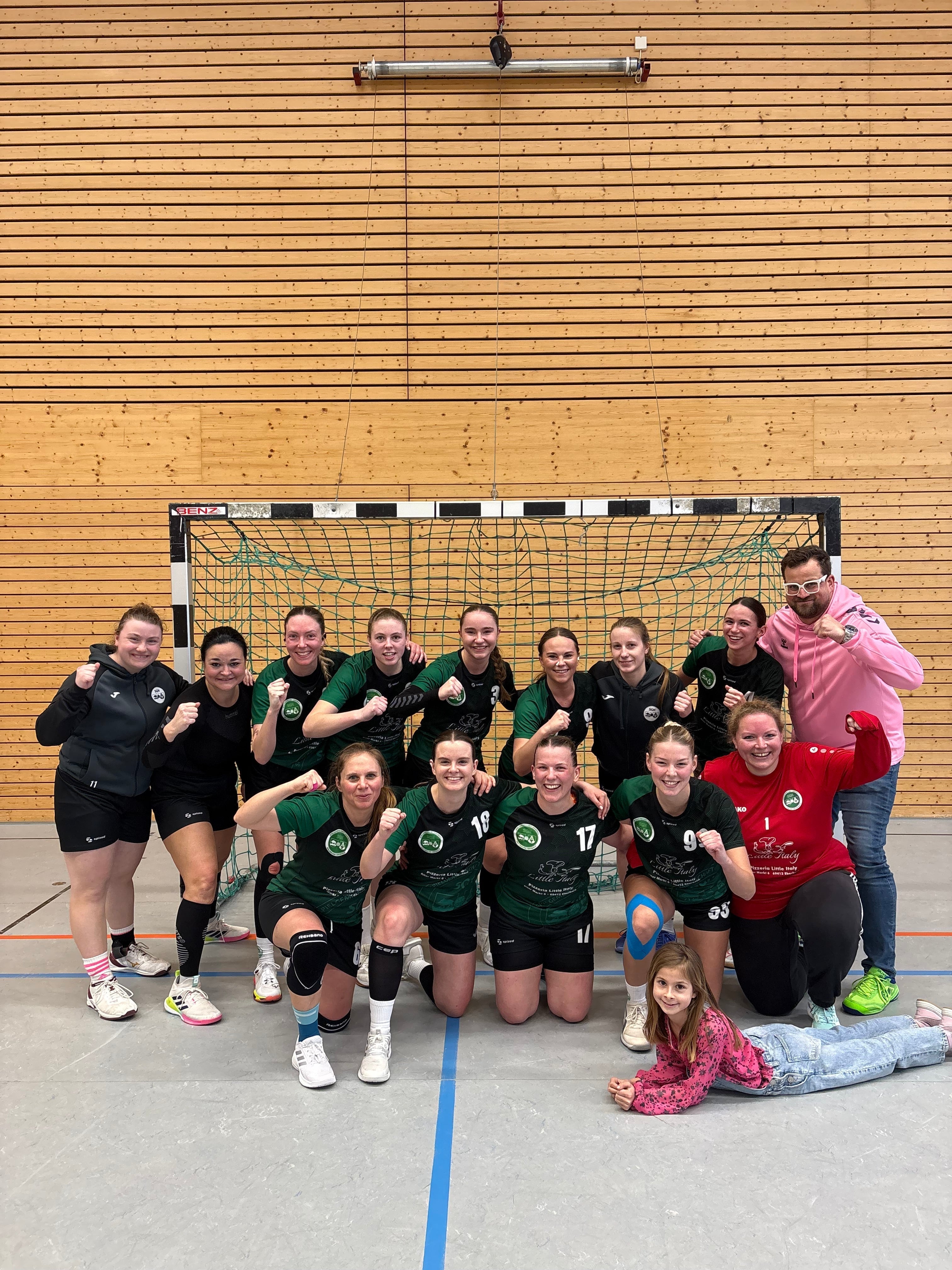 Handballerinen besiegen den Tabellenführer